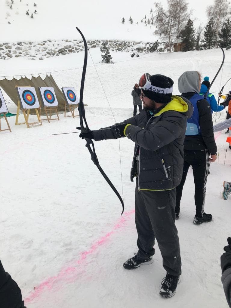 épreuve tir à l'arc dans la neige